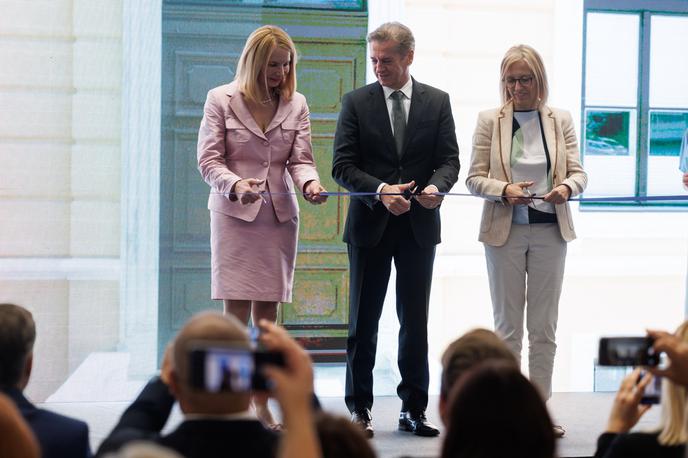 Bolnišnica Novo mesto | Negovalne bolnišnice se po Golobovih besedah zelo pomembne, saj pogosto po tistem, ko zdravniki in medicinske sestre opravijo svoje delo, bolniki nimajo kam.  | Foto STA