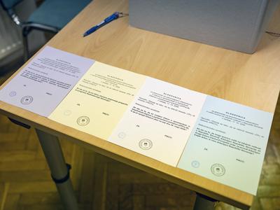 Osveženi podatki DVK o referendumu glede ukinitve rtv-prispevka nekoliko povečali razliko v prid nasprotnikov
