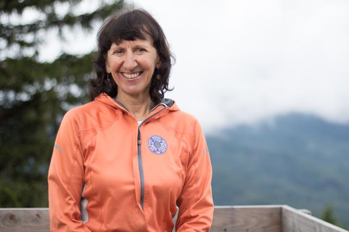62-letna Marija Štremfelj je poleg mame, žene, profesorice biologije, izkušene alpinistke in plezalke tudi gorska vodnica z mednarodno licenco. | Foto: Kristjan Kovač