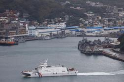 Kitajska ne odneha: izstrelili več raket, napotili več deset lovskih letal in mornariških plovil