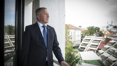 Analiza, ki spodkopava "razbijaške" načrte ministra Počivalška