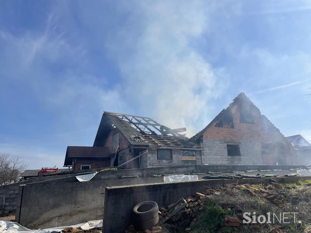 Požar v okolici Svete Trojice, gasilci, hlev