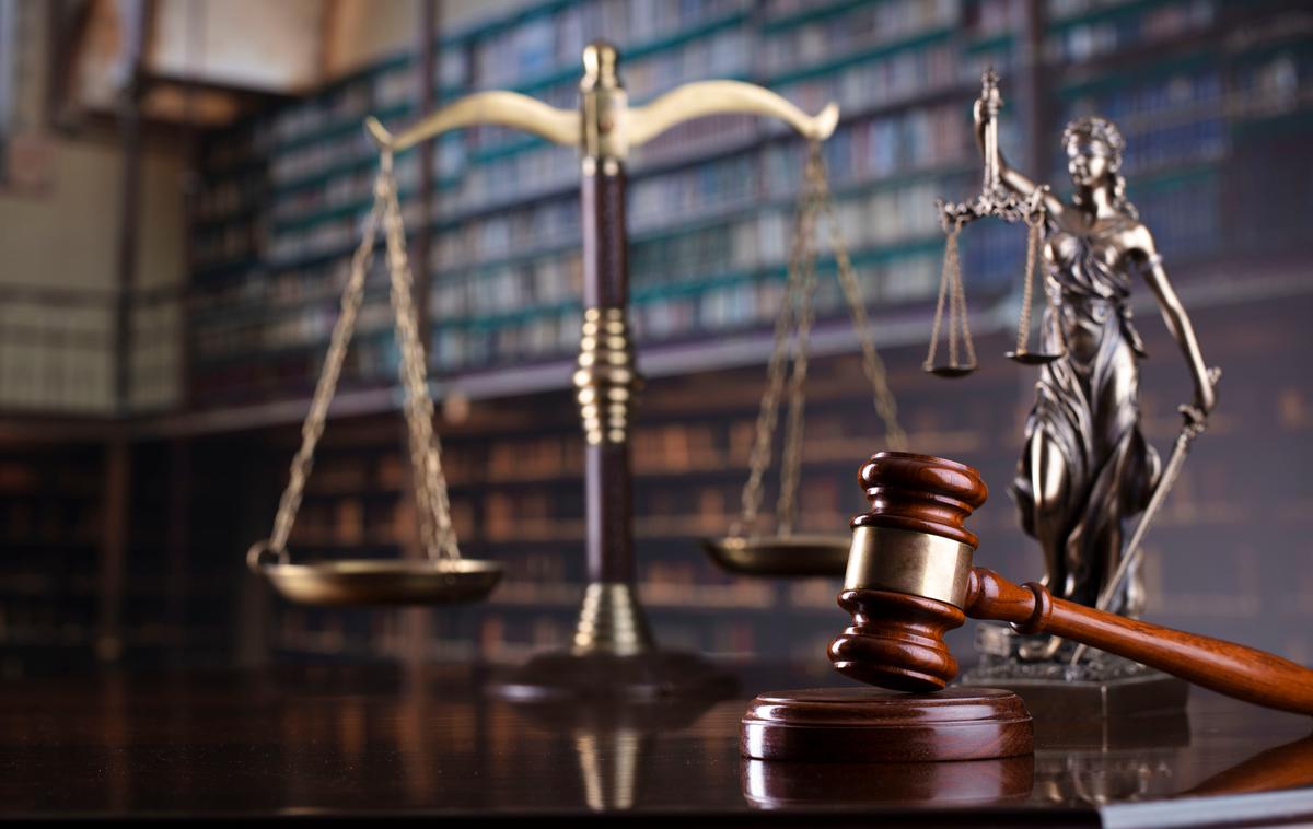 sodišče | V streljanju naj bi bile ranjene še tri osebe. | Foto Shutterstock
