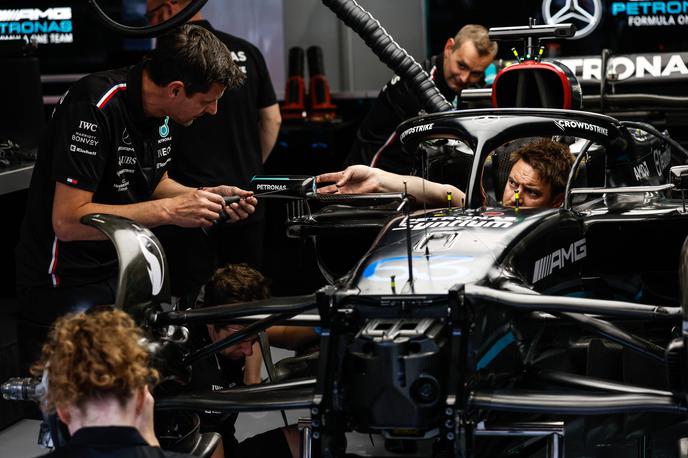 Barcelona Mercedes | Četrtek je dan za mehanike in inženirje. V petek bodo v dirkalnike sedli vozniki. | Foto Guliver Image