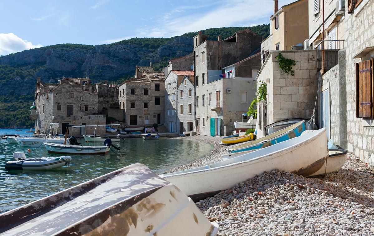 vis komiža | V Komiži na Visu so se turisti soočili z močjo narave, ki na tem otoku le redkokdaj pokaže svojo moč. | Foto Shutterstock