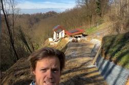 Američan v devetih mesecih popolnoma obnovil hišo, a ogromno dela ga še čaka