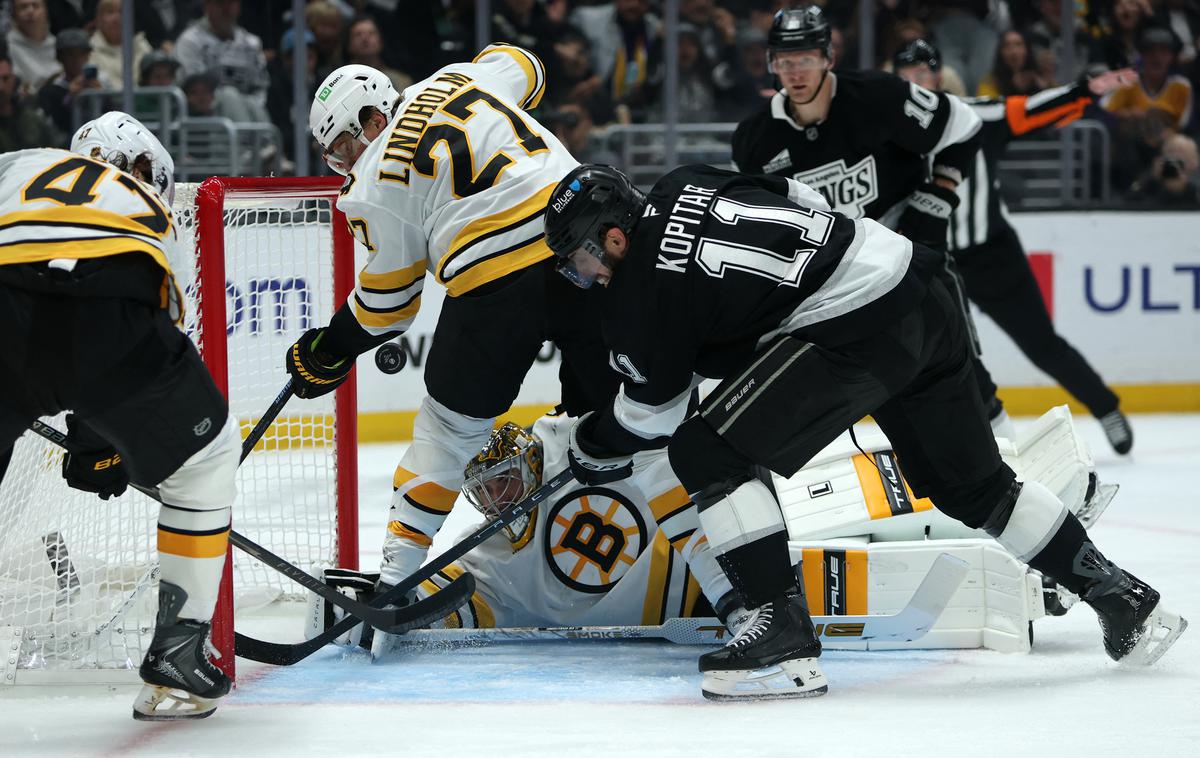 Anže Kopitar Los Angeles Kings Boston Bruins | Anže Kopitar na tekmi proti Boston Bruins. | Foto Reuters