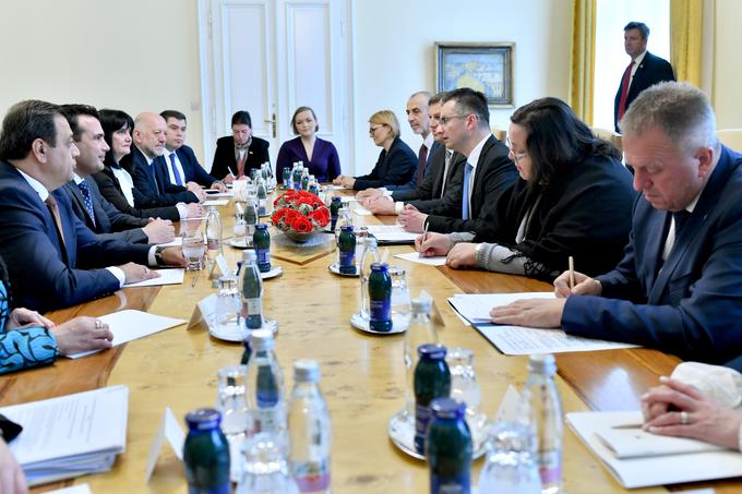 Predsednik vlade Marjan Šarec je ocenil, da je Severna Makedonija v zadnjem obdobju dosegla velik napredek. | Foto: Reuters