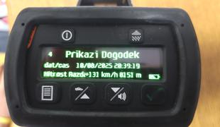 Objestnost na Gorenjskem: porsche skozi naselje s 131 km/h