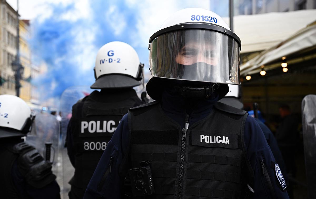 Poljska, policija, policist | Na Poljskem še niso imeli terorističnega napada. Fotografija je simbolična. | Foto Reuters