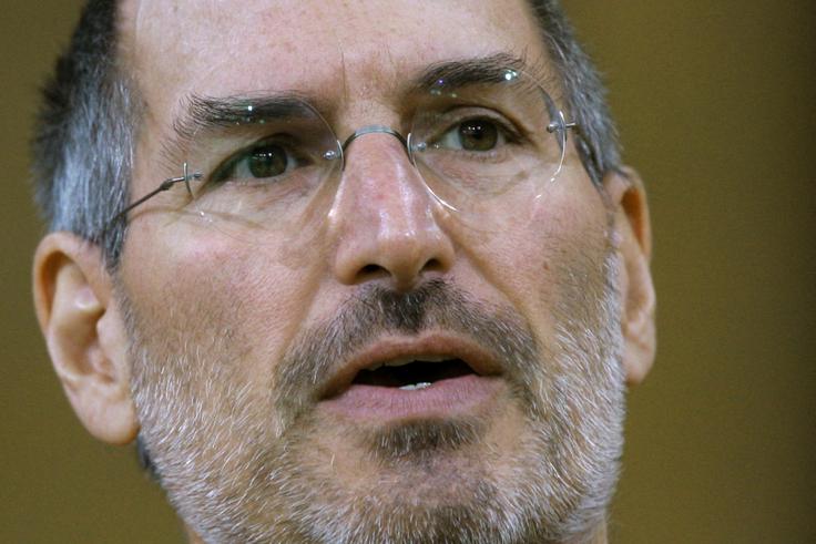 Steve Jobs je bil izvršni direktor podjetja Apple uradno od januarja 2000 do odstopa s položaja avgusta 2011. Apple je sicer vodil že pred tem, in sicer od leta 1997, ko se je vrnil v podjetje. Drugi izvršni direktorji Apple so bili Michael Scott, Mike Markkula, John Sculley, Michael Spindler in Gil Amelio.  | Foto: AP / Guliverimage