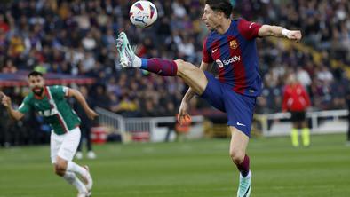 Oblakovi premagali Villarreal, Lewandowski zadeval za zmago Barcelone