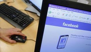 V prostem času dovoljeno pisati komentarje o šefu na Facebook