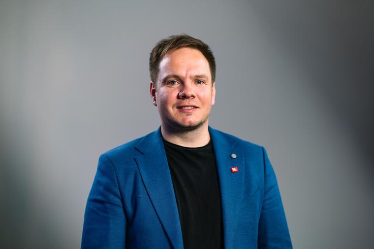 Danijel Vuk prihaja iz podjetja Termo Shop, ki se na trgu že več kot 30 let ukvarja s proizvodnjo, prodajo, montažo in servisiranjem toplotnih črpalk ter tudi drugih energetskih rešitev. | Foto: Jan Lukanović
