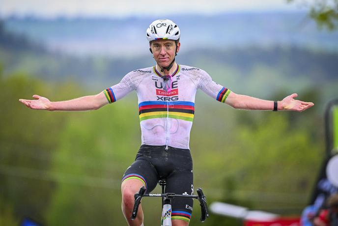 "Tadej Pogačar je bil danes spet na neki drugi ravni"