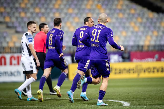 Mariborčani so izenačili v 82. minuti. | Foto: Blaž Weindorfer/Sportida