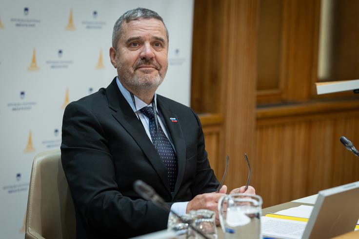 Tone Kajzer je napovedal posebno pozornost odnosom z Nemčijo in Francijo kot ključnima nosilkama evropskega povezovanja. | Foto: STA