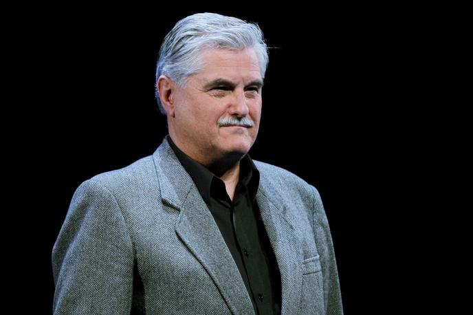 Andrej Brvar | Za svoje pesniško ustvarjanje je leta 1989 prejel Kajuhovo nagrado, leta 1991 nagrado Prešernovega sklada in Glazerjevo nagrado ter leta 2015 Prešernovo nagrado za življenjsko delo. Kot so takrat zapisali v utemeljitvi, Brvar velja za vitalista, saj se v njegovi poeziji doživetje njegovega življenja "manifestira kot aktivno, fizično, kar se da konkretno zapopadanje čudeža 'vsega živega'". | Foto Daniel Novakovič/STA