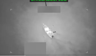 Trenutek, ko so ZDA smrtonosno napadle čoln, ki naj bi prevažal mamila #video