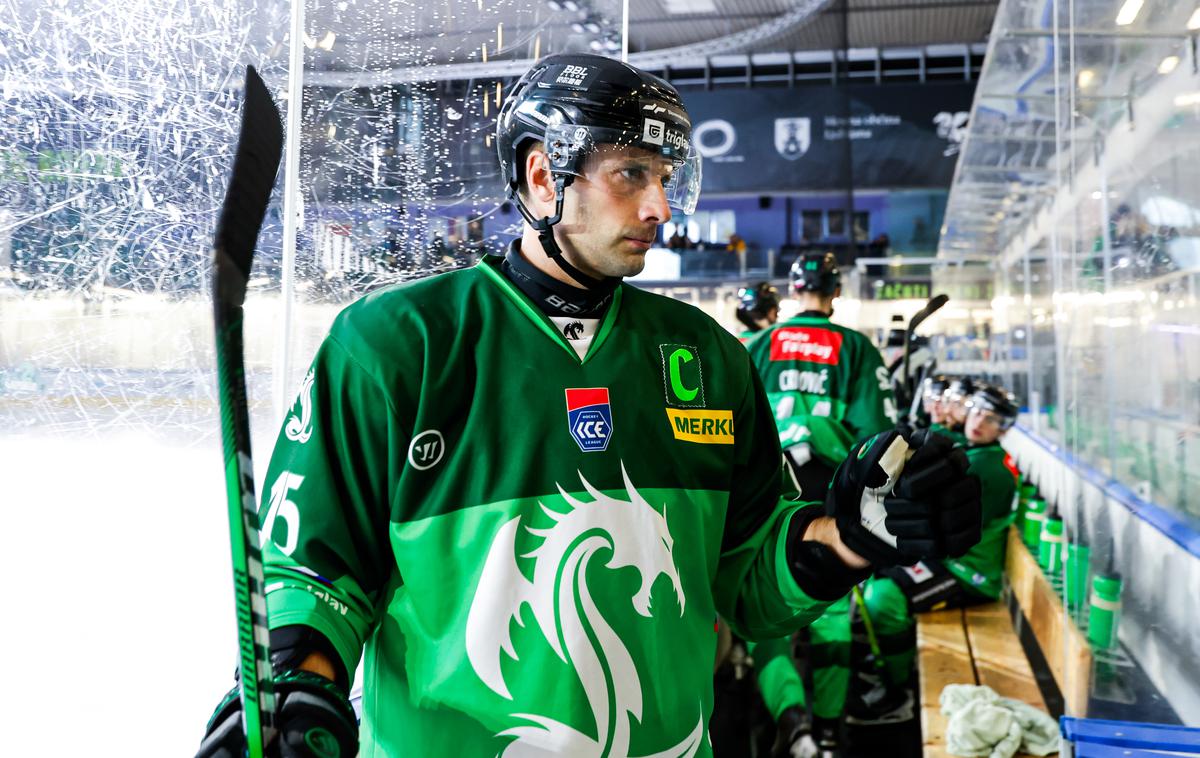 HK Olimpija, Blaž Gregorc | Branilec in začasni kapetan Olimpije Blaž Gregorc je s prvo tretjino rednega dela klubske sezone zelo zadovoljen. | Foto Aleš Fevžer