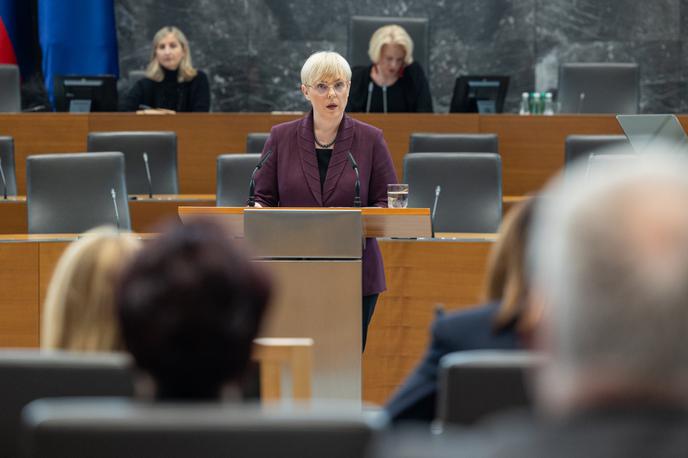 Nataša Pirc Musar | Predsednica republike Nataša Pirc Musar je sklic izredne seje DZ zahtevala sama takoj po napadu v Novem mestu, v katerem je življenje izgubil 48-letnik.  | Foto STA