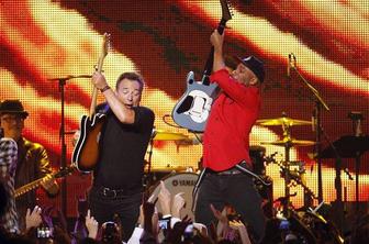 Tom Morello kot nadomestni kitarist Brucea Springsteena
