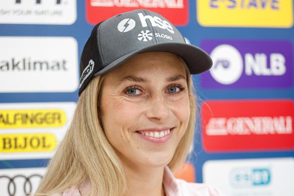 Neja Dvornik in Ana Bucik Jogan v olimpijsko sezono z Alešem Valentijem