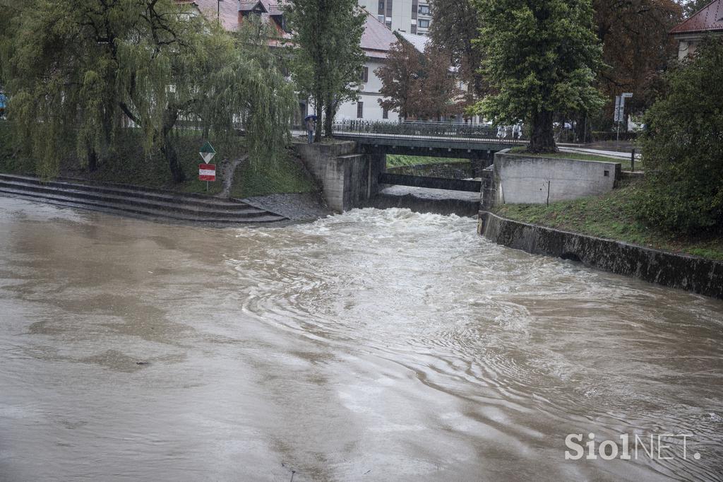 Visoka voda, poplave, dež, padavine.