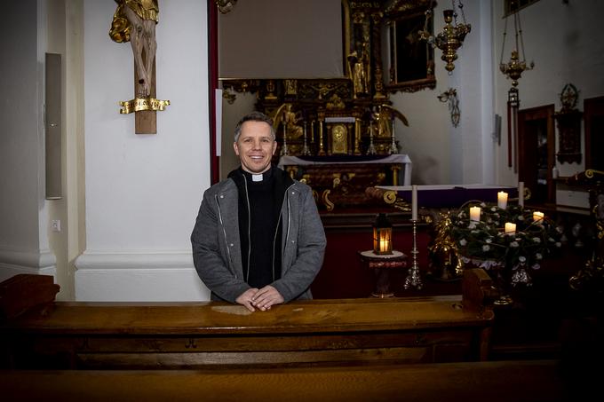 "Priča smo upadanju števila katoličanov, vendar opažam, da je prav mladi katoliški rod zagnan, pristno veren in usmerjen k Jezusu," pove Ferlež. | Foto: Ana Kovač