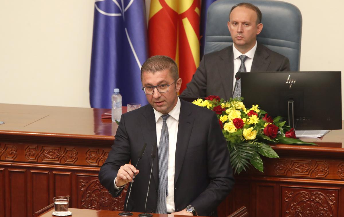 Hristijan Mickoski | Makedonski premier in vodja VMRO-DPMNE Hristijan Mickoski je po zmagi svoje stranke na majskih volitvah omenil načrte za zagotovitev milijarde evrov posojila za strateške projekte. Tedaj je zanikal, da bi sredstva prišla iz Kitajske, in dejal, da bo posojilo zagotovila ena od evropskih držav.  | Foto Guliverimage