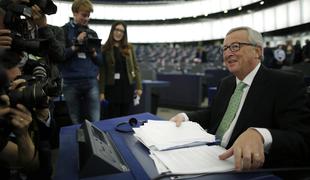 Potrjena Junckerjeva komisija z Violeto Bulc (video)
