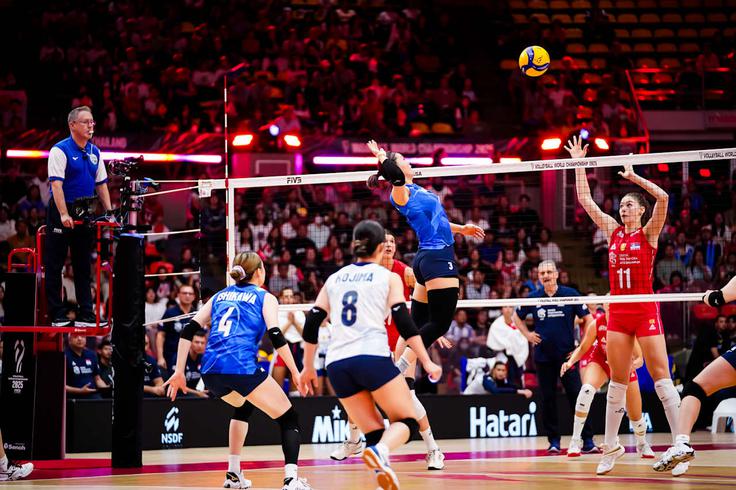 Japonke so v boju za prvo mesto v skupini premagale branilke naslova Srbkinje, tako da se bodo v osmini finala pomerile s Tajkami. | Foto: Volleyball World