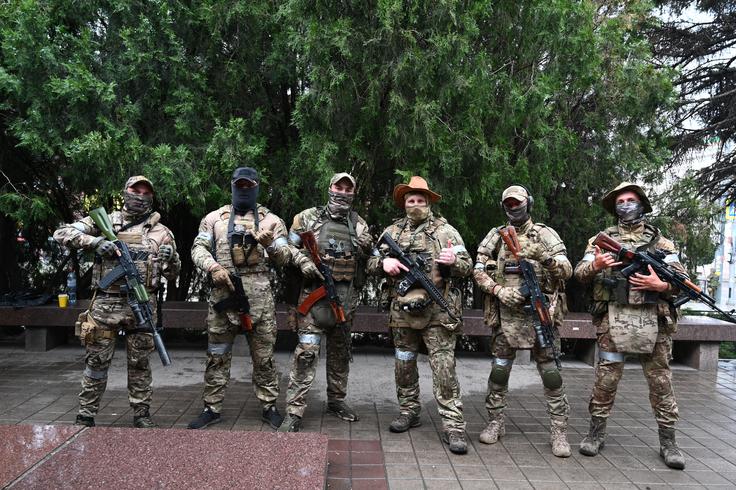 "Kazenski postopek, ki se je začel zaradi oboroženega upora zasebne vojaške družbe Wagner, je bil končan," je sporočila FSB. | Foto: Reuters