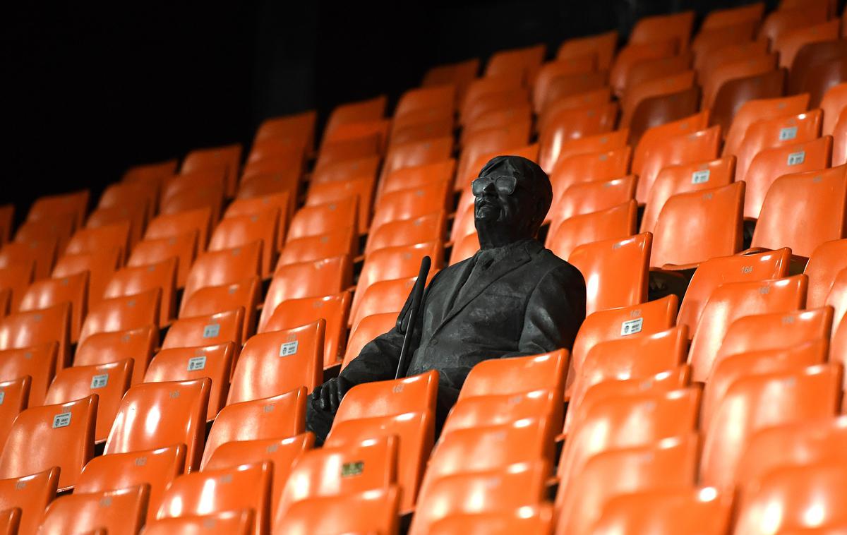 Valencia | Kip preminulega slepega navijača Valencie Vicenteja Navarra na štadionu Mestalla. | Foto Getty Images