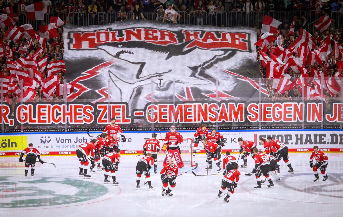Kölner Haie, gledalci | Hokejisti nemškega prvoligaša Kölner Haie so v rednem delu letošnje sezone domače tekme igrali pred najštevilčnejšim občinstvom – po 22 letih so na vrhu zamenjali švicarski Bern.  | Foto Guliverimage