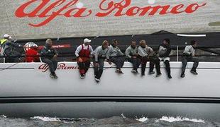 Posadka Alfa Romeo zmagala na regati Sydney - Hobart