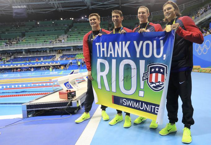 Plavalna reprezentanca ZDA - olimpijski rekord na 4 x 100 m mešano, 3:27,95. | Foto: Reuters