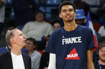 V Pariz proti zvezdniški Franciji brez bele zastave