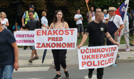 Policisti zaznali pozive o neorganiziranem shodu: promet bo lahko oviran