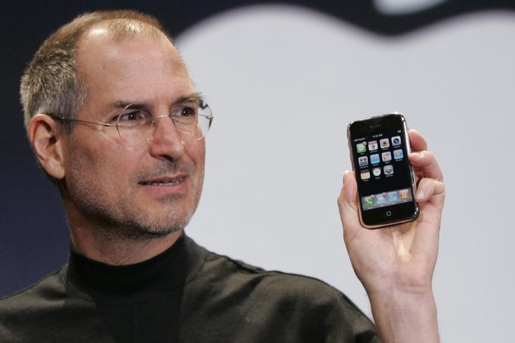 Steve Jobs in znameniti Iphone | Foto: AP / Guliverimage