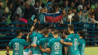 Slovenskim igralcem floorballa po zmagi nad Tajsko končno 13. mesto