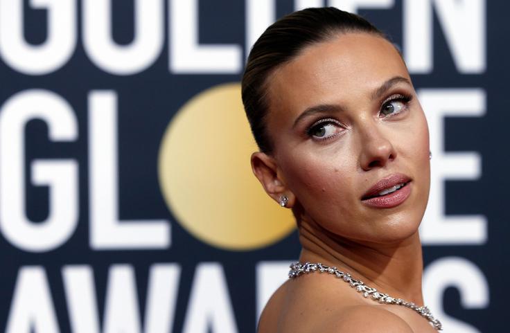 Scarlett Johansson na podelitvi zlatih globusov leta 2020 | Foto: Reuters