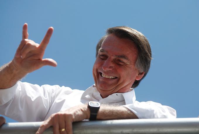 Desničarski kandidat Bolsonaro, nekdanji vojak in poslanec, velja za "brazilskega Trumpa" in je vodilni kandidat na predsedniških volitvah 7. oktobra. | Foto: Reuters