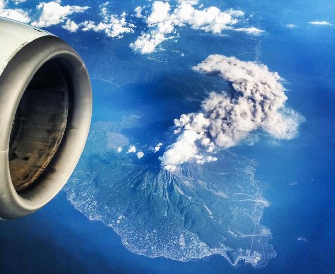 Šlo je za vulkan Sakurajima, ki velja za enega najbolj aktivnih na Japonskem. Strokovnjaki za vulkanizem so prepričani, da bi ognjenik Sakurajima enkrat v prihodnjih tridesetih letih lahko izbruhnil močneje in povzročil okoljsko katastrofo.  | Foto: Reddit / steveoscaro