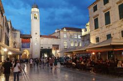 V piceriji sredi Dubrovnika sta se predajala strastem