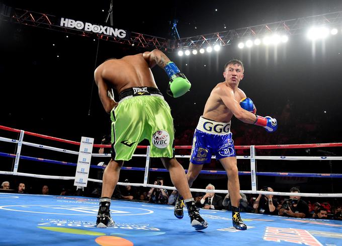 Genadij Golovkin je 23. aprila letos takole oprtavil z Američanom Dominicom Wadeom. Kazahstanec je lastnik šampionskih pasov srednje težke kategorije po različicah WBA, IBF in IBO. | Foto: Guliverimage/Getty Images