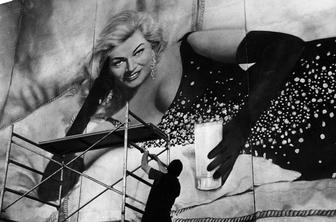 Umrla je Anita Ekberg, lepotica iz filma Sladko življenje