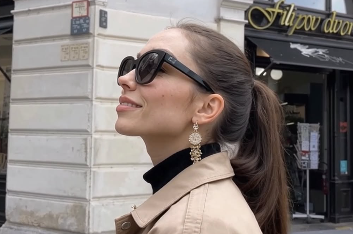 Mina Loren | "Ne gre zgolj za vizualnega avatarja, temveč za entiteto, podprto z umetno inteligenco, dolgoročnim spominom, kontekstnim razumevanjem in konsistentno osebnostjo," so Mino opisali v podjetju Awelon AI. | Foto Awelon AI