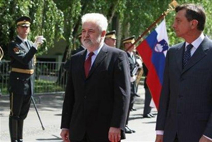 Slovenija in Srbija za krepitev sodelovanja