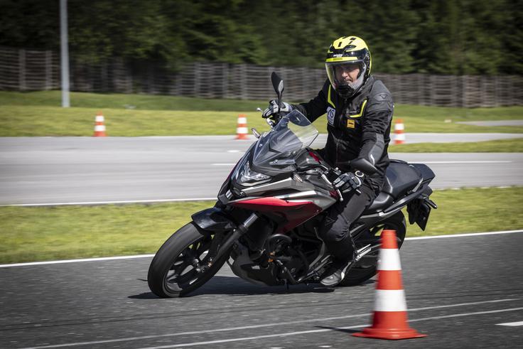 Vsa varnostna oprema mora omogočati varno počutje in gibanje na motociklu. | Foto: Bojan Puhek
